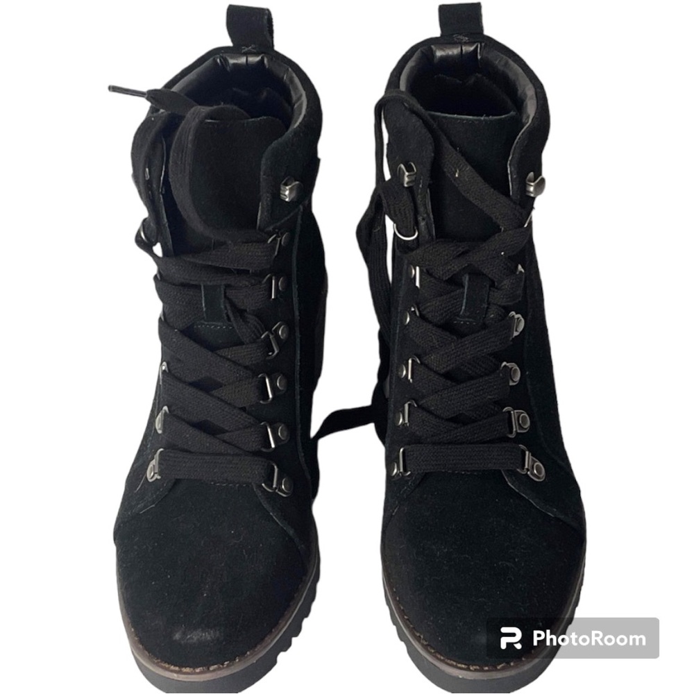 NEW Women's Jadey water resistant Bootie Black Suede size 6.5